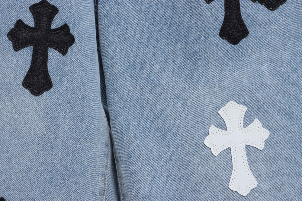Crowe Heart Patch Cropped Denim Shorts