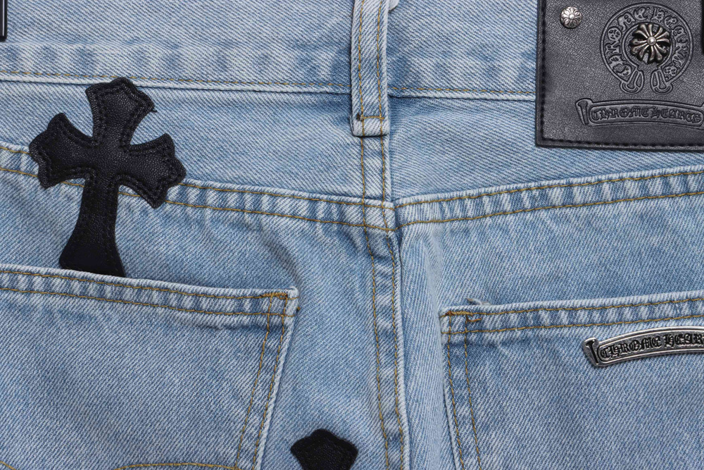 Crowe Heart Patch Cropped Denim Shorts