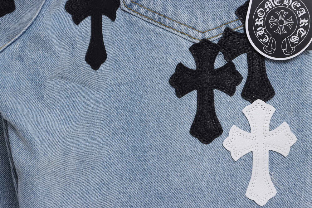 Crowe Heart Patch Cropped Denim Shorts