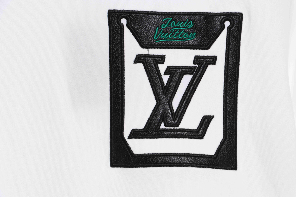 LV chest green pocket letters short sleeves