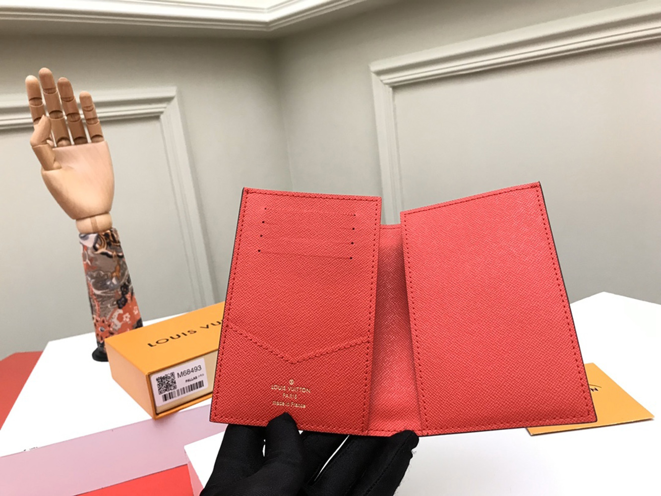 Louis Vuitton Wallets M68493 10*14*2.5cm