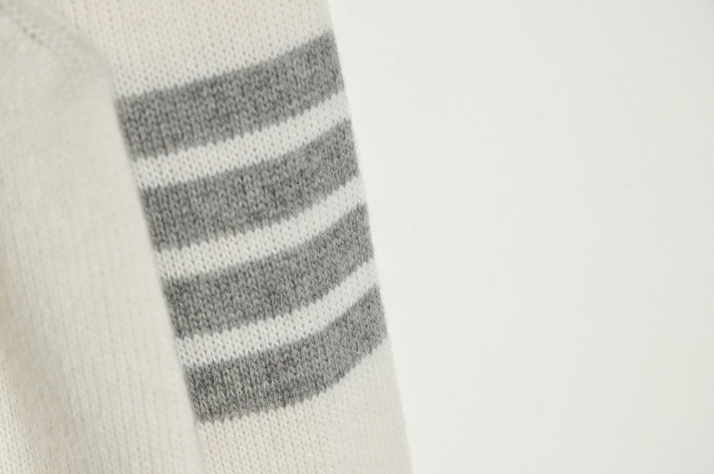 THOM BROWNE 21FW Three-Button Australian Wool Crew Neck Sweater