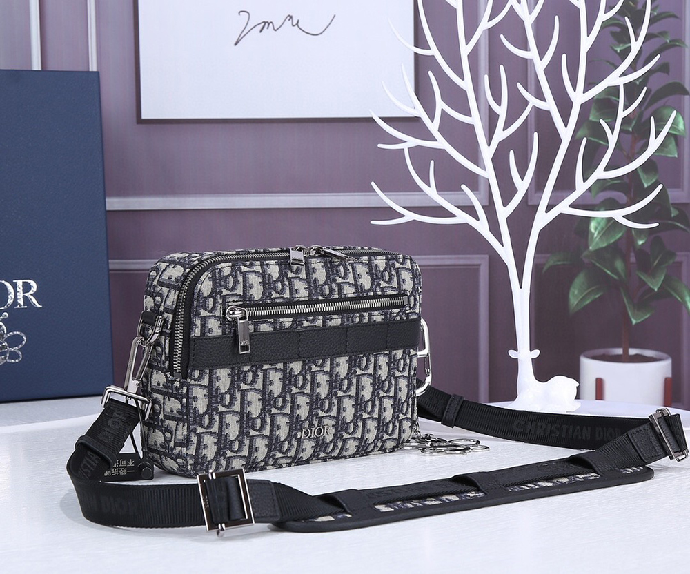 Christian Dior Bags H27E 22*15*6cm