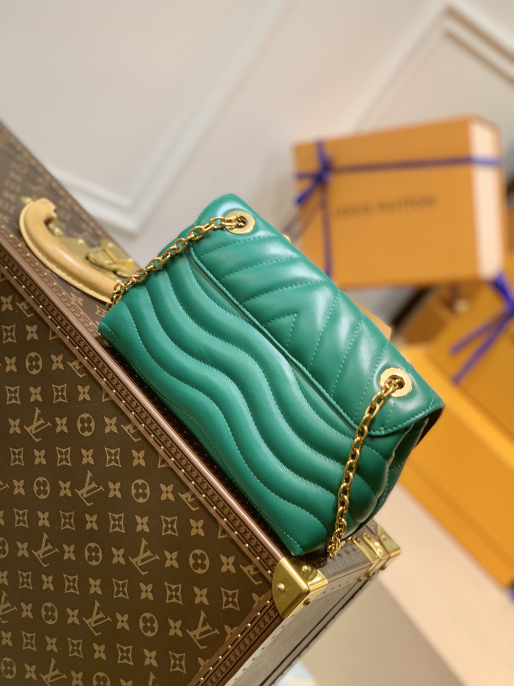 Louis Vuitton Bags M58664 24*14*9cm