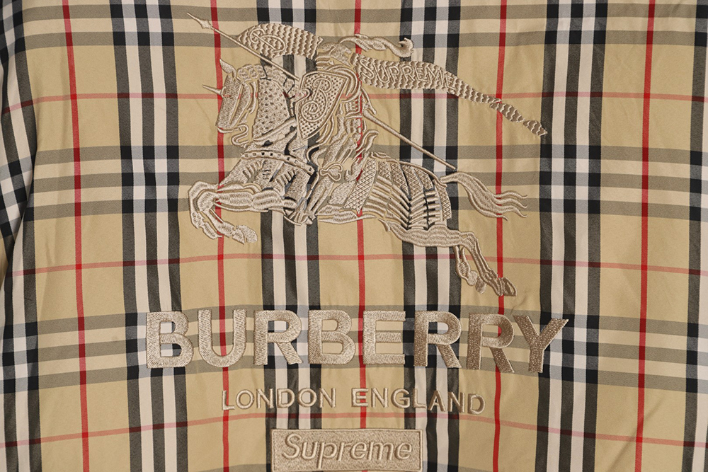 BURBERRY X Supreme joint plaid war horse embroidered cotton jacket
