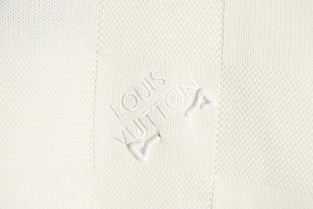 LouisVuitton 22SS chest pin checkerboard knitted sweater