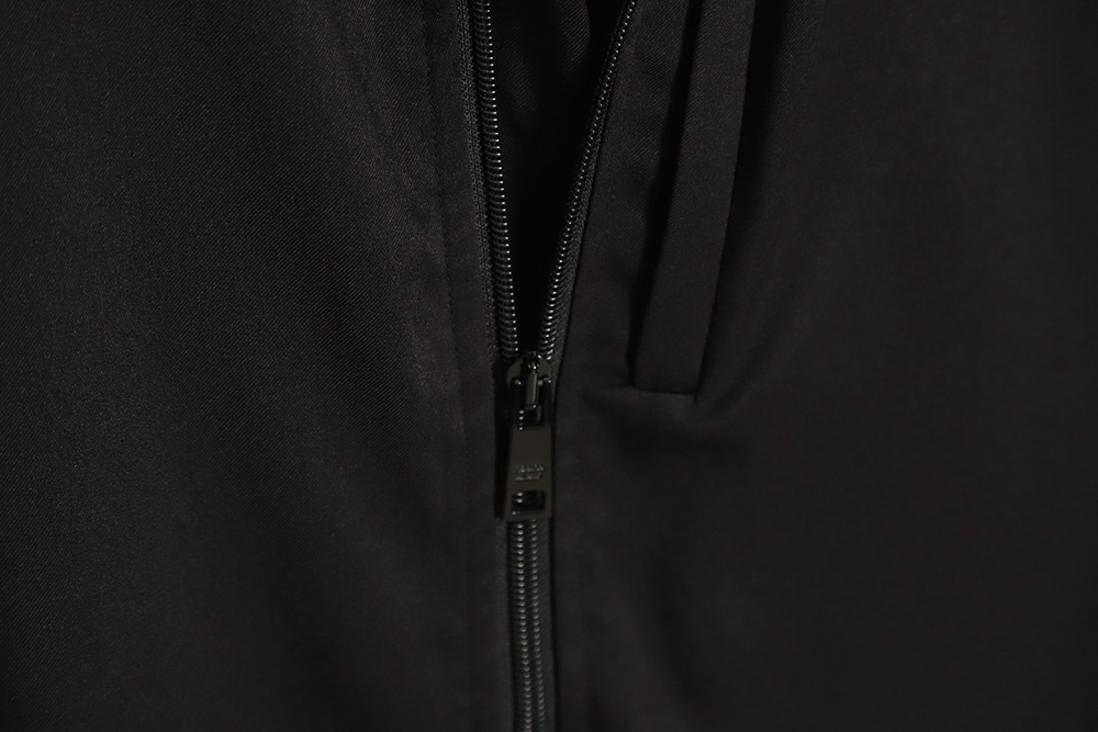 Prada 23FW vertical zipper lapel triangle nylon windproof jacket