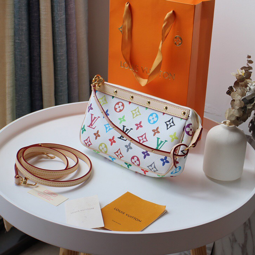 Louis Vuitton Bags M92649 22*13cm
