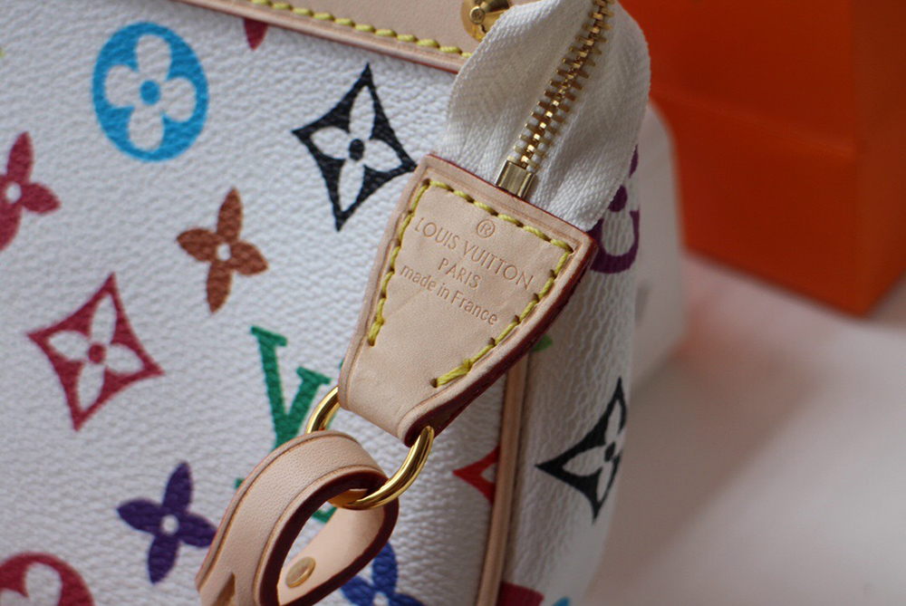 Louis Vuitton Bags M92649 22*13cm