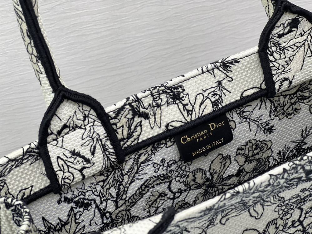 Christian Dior Bags 1296