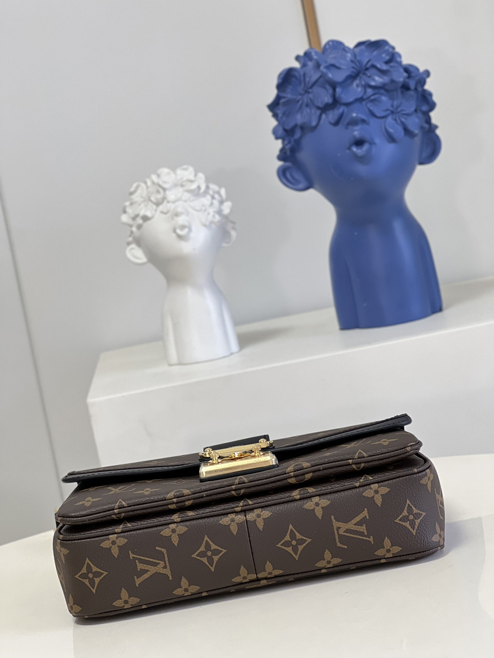 Louis Vuitton Bags M46127 24.5*15*6.5cm