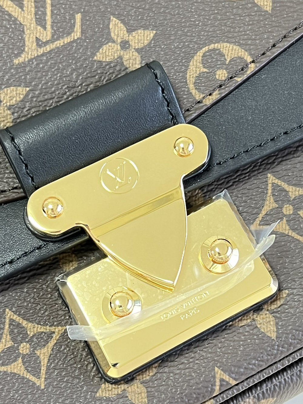 Louis Vuitton Bags M46127 24.5*15*6.5cm