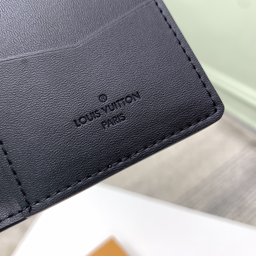 Louis Vuitton Wallets M69044 8*11*1cm