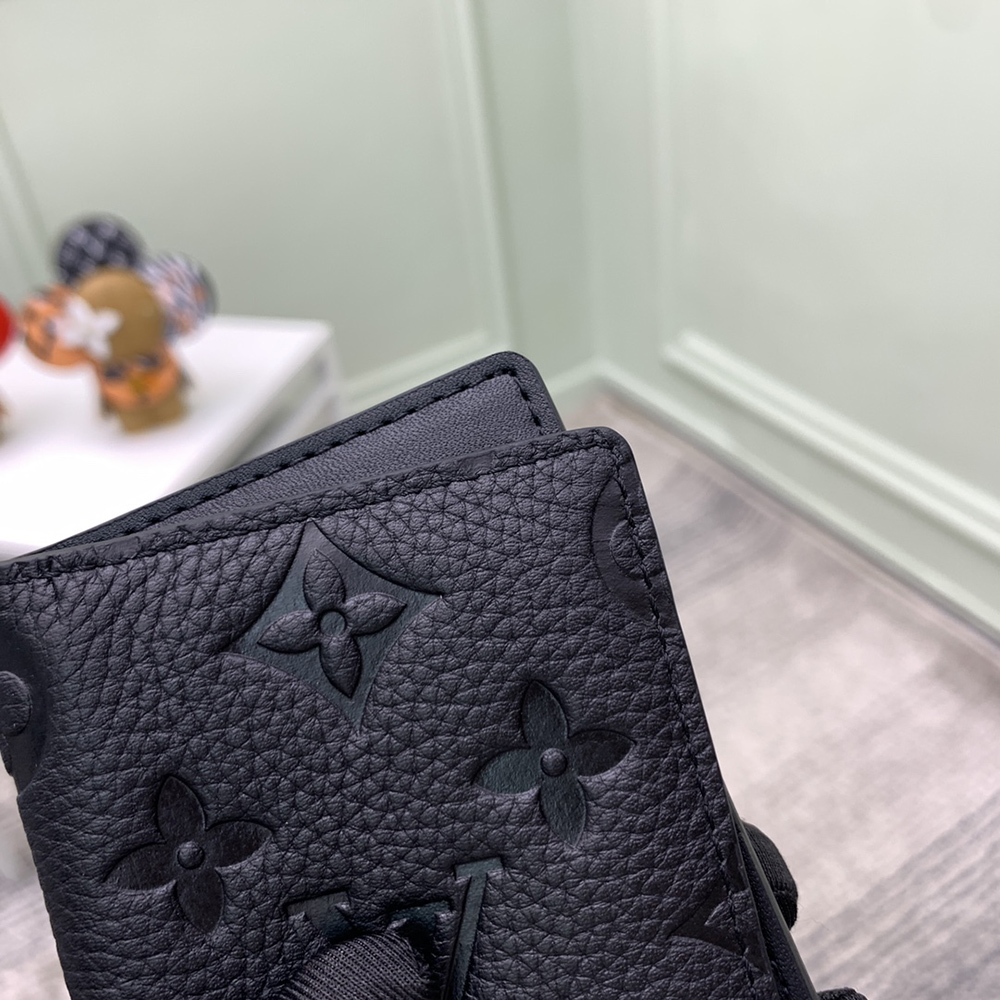 Louis Vuitton Wallets M69044 8*11*1cm