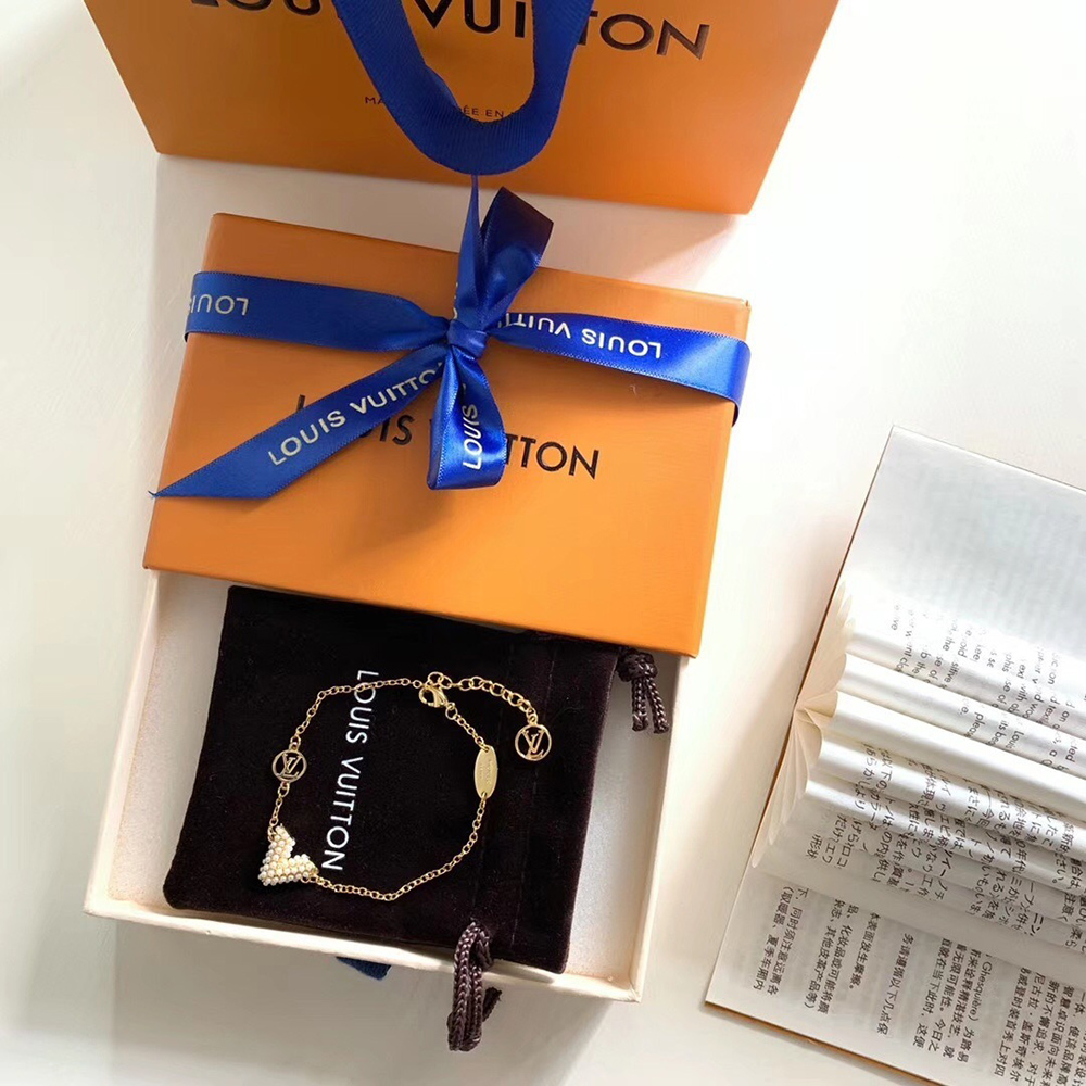 Louis Vuitton Essential V Perle bracelet DF620946