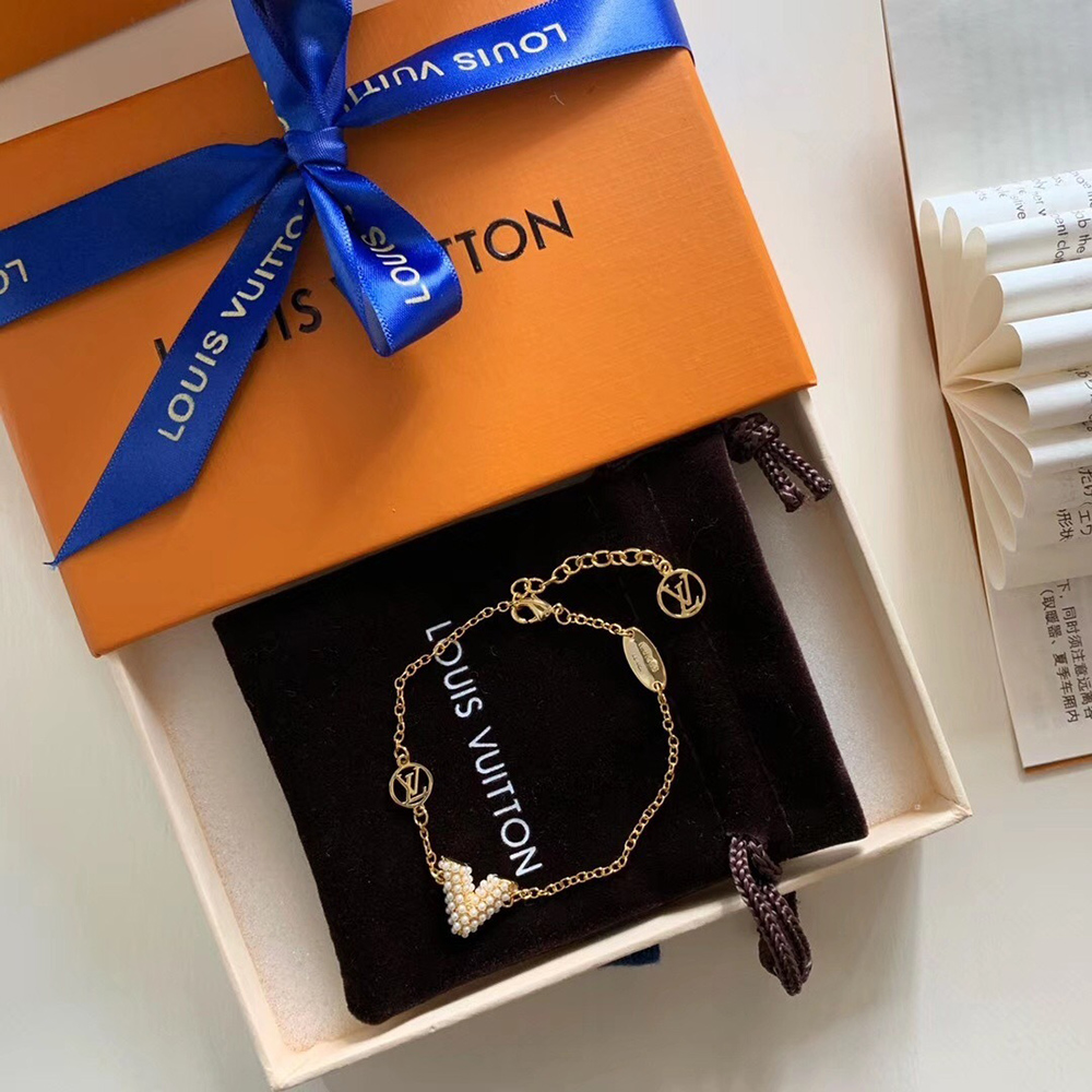 Louis Vuitton Essential V Perle bracelet DF620946