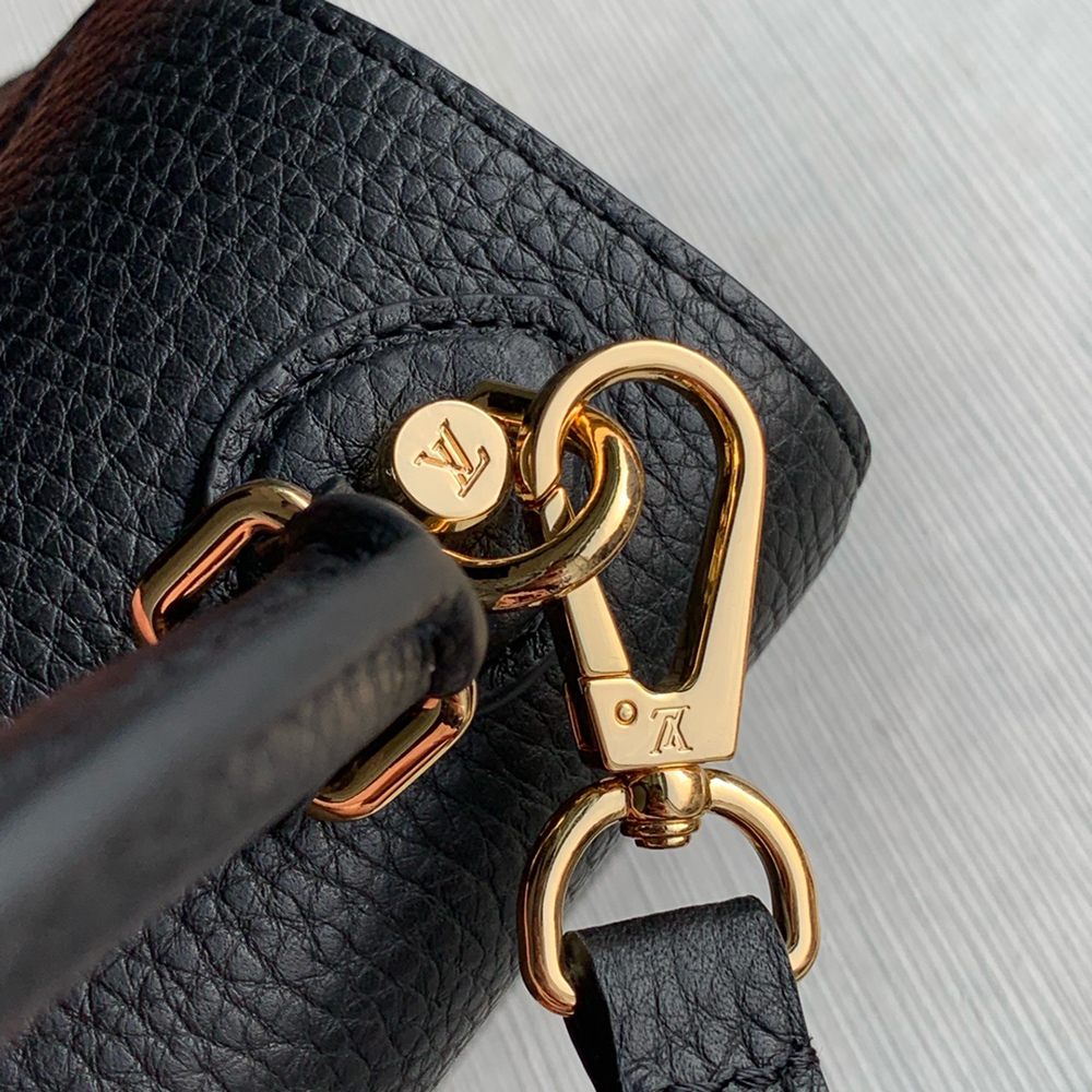 Louis Vuitton Bags M57093 17*25*11cm