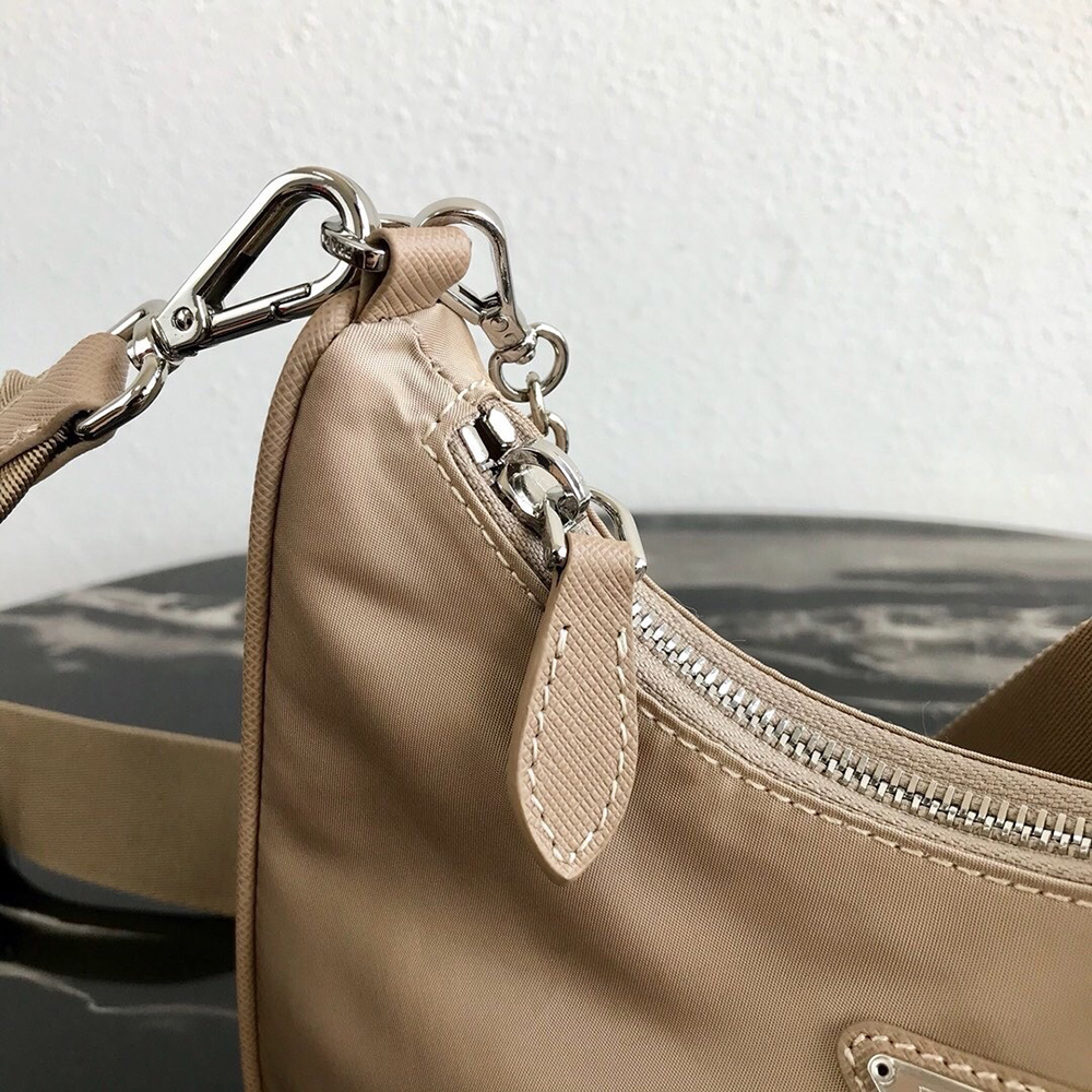 Prada Bags P83890 22*12*6cm
