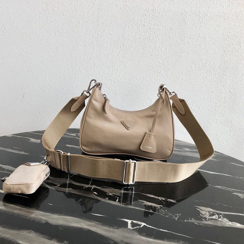 Prada Bags P83890 22*12*6cm