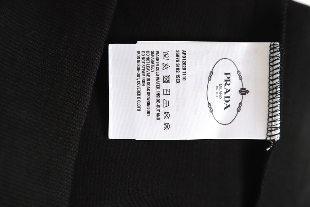 Prada 22Fw triangle pocket crew neck sweatshirt