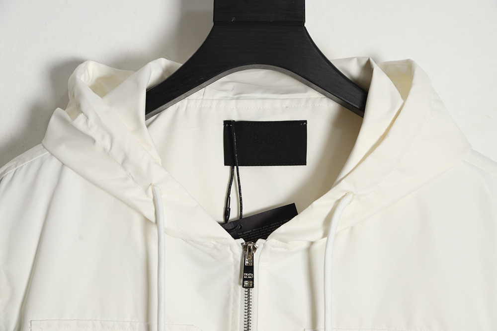 Prada 23Fw metal lock functional hooded jacket