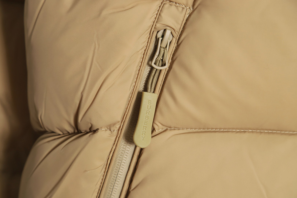 Burberry 21Fw detachable sleeve down jacket