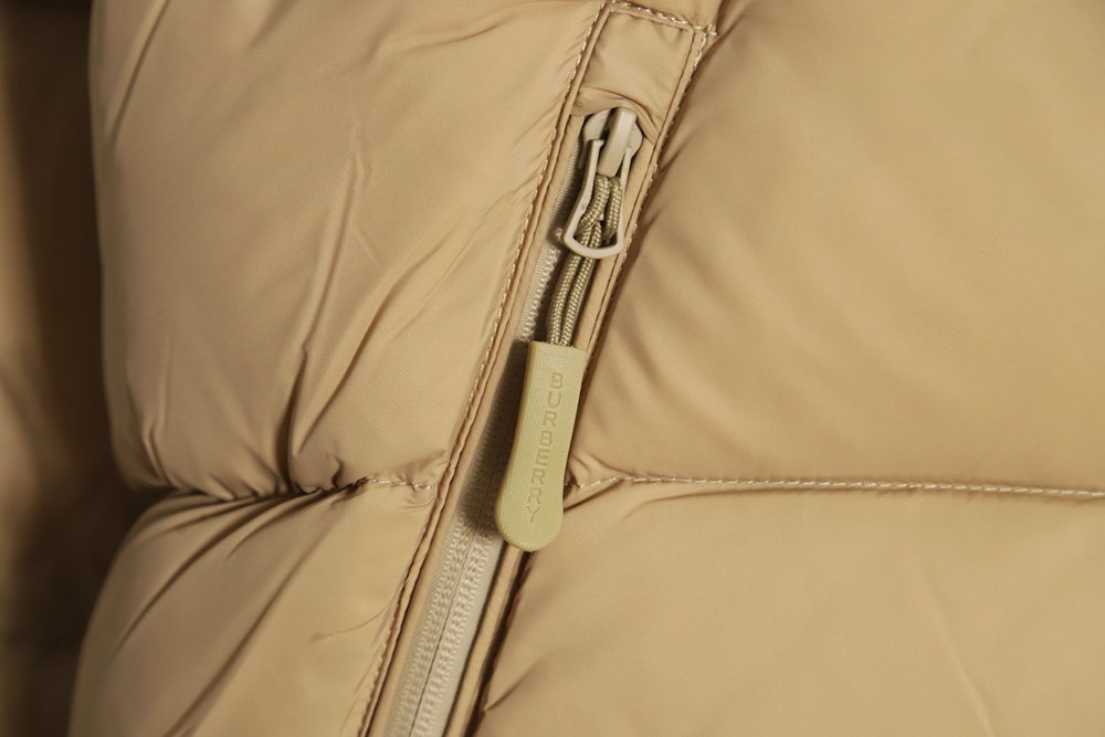 Burberry 21Fw detachable sleeve down jacket