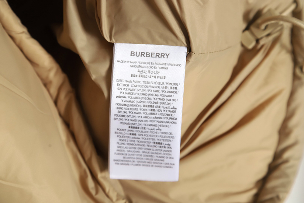 Burberry 21Fw detachable sleeve down jacket