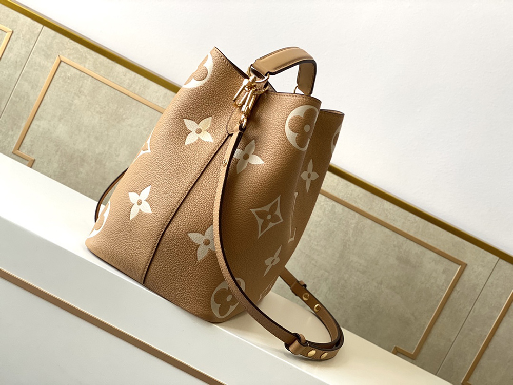 Louis Vuitton Bags M45080 26*26*17.5cm