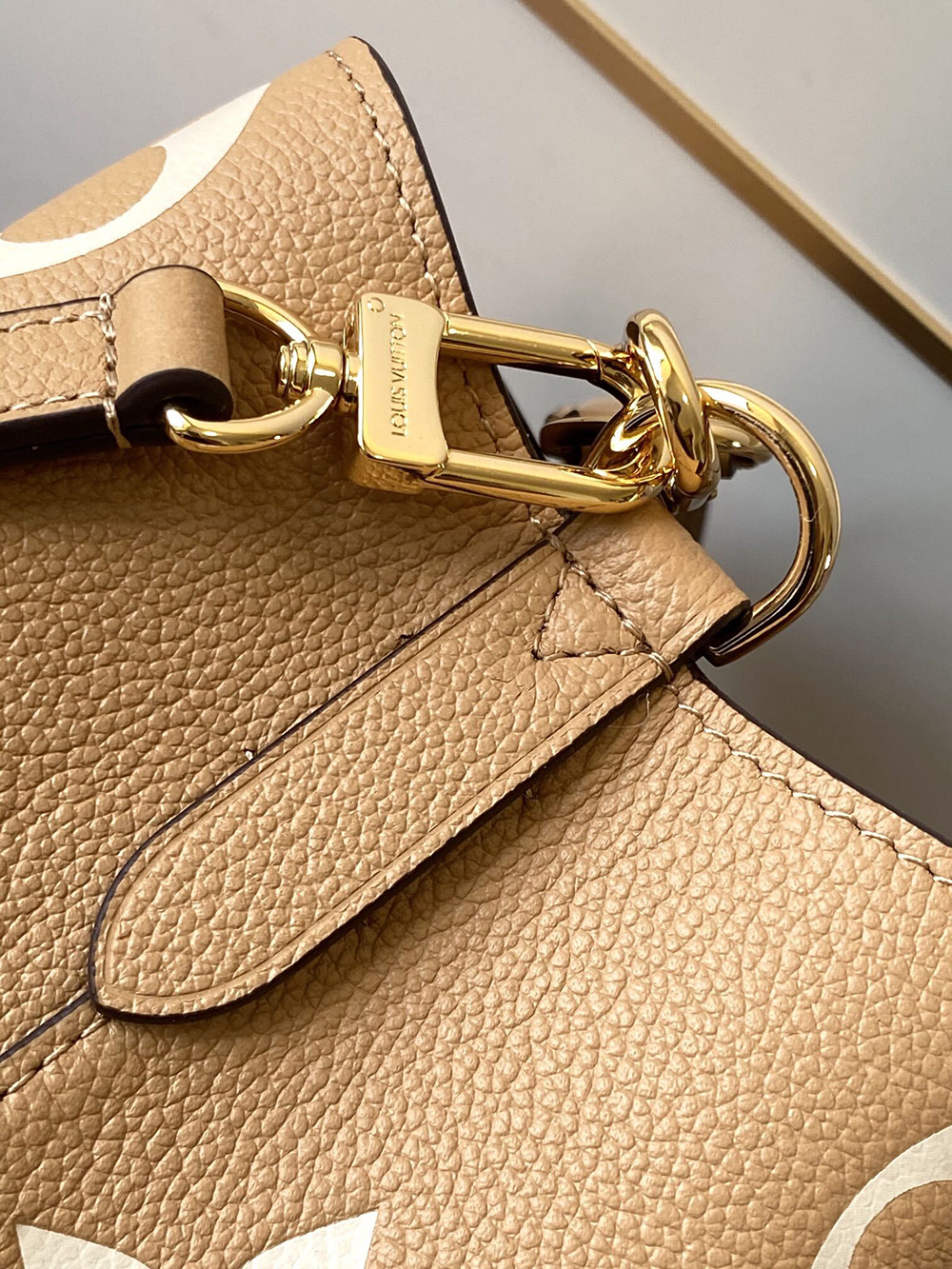 Louis Vuitton Bags M45080 26*26*17.5cm