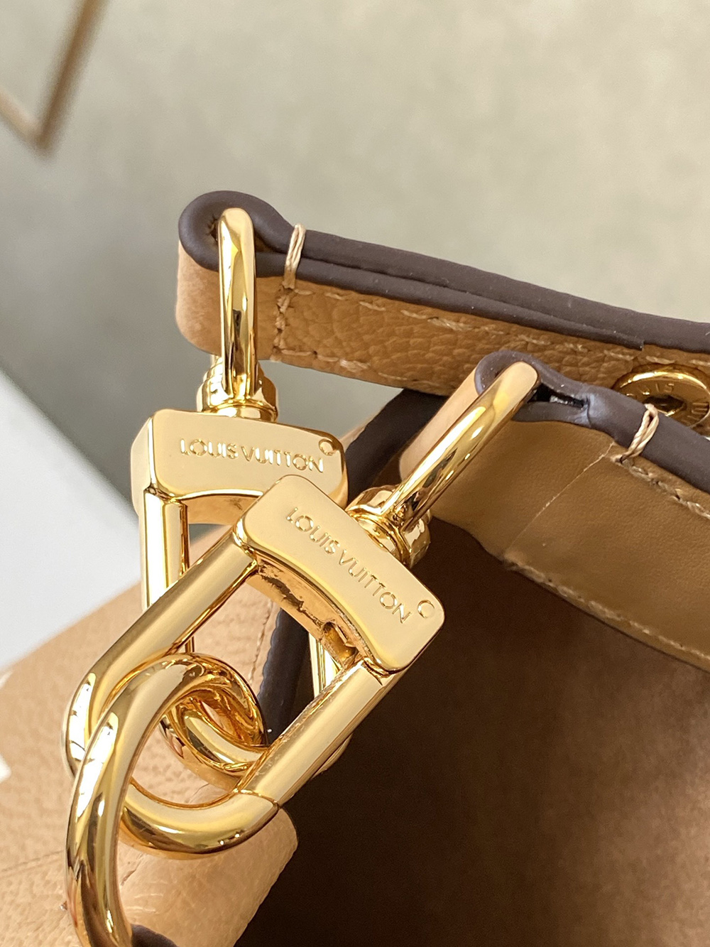 Louis Vuitton Bags M45080 26*26*17.5cm
