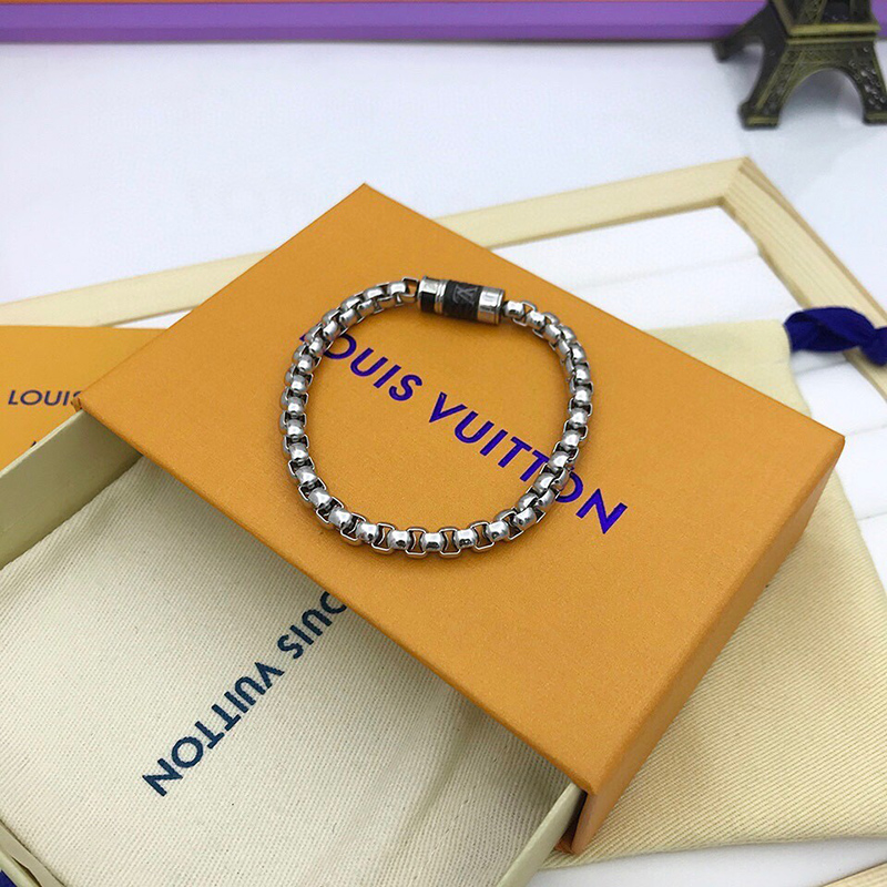 Louis Vuitton Bracelet M62592 19CM