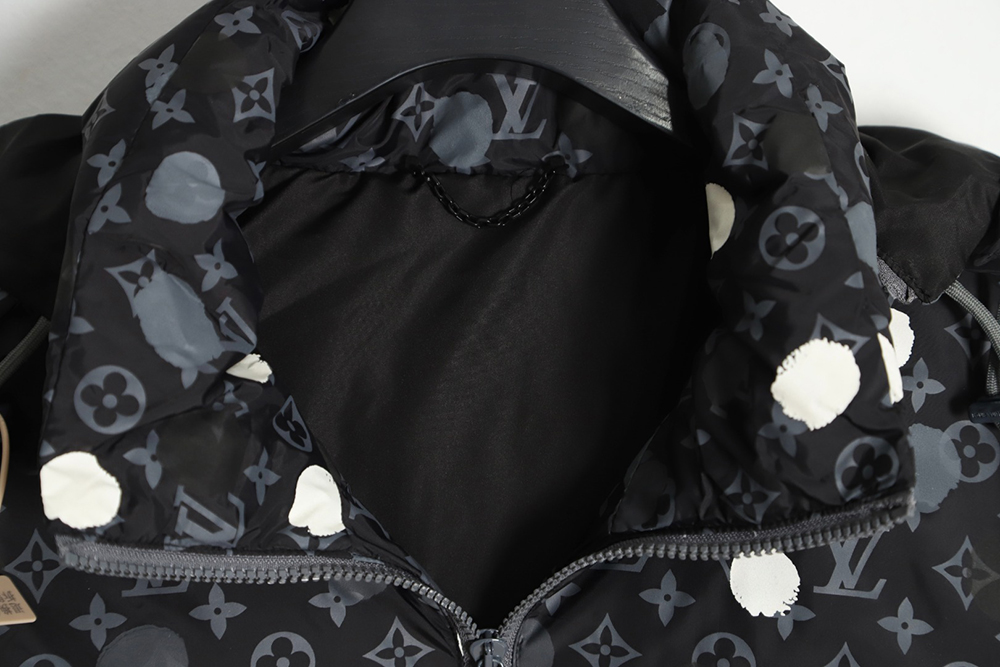 Louis Vuitton x Yayoi Kusama 23FW joint polka dot down jacket