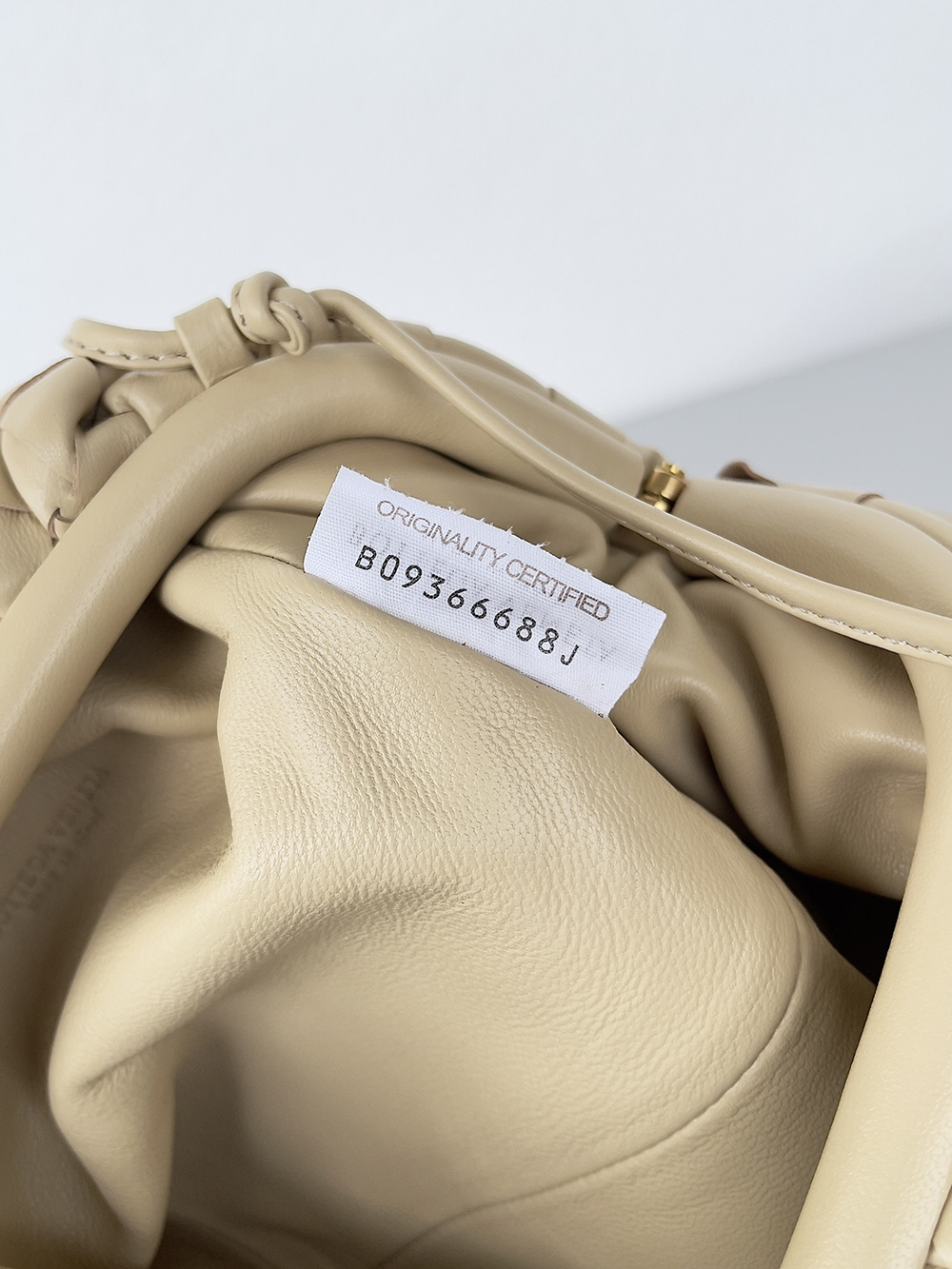 Bottega Veneta bags 84243 22*12*7cm