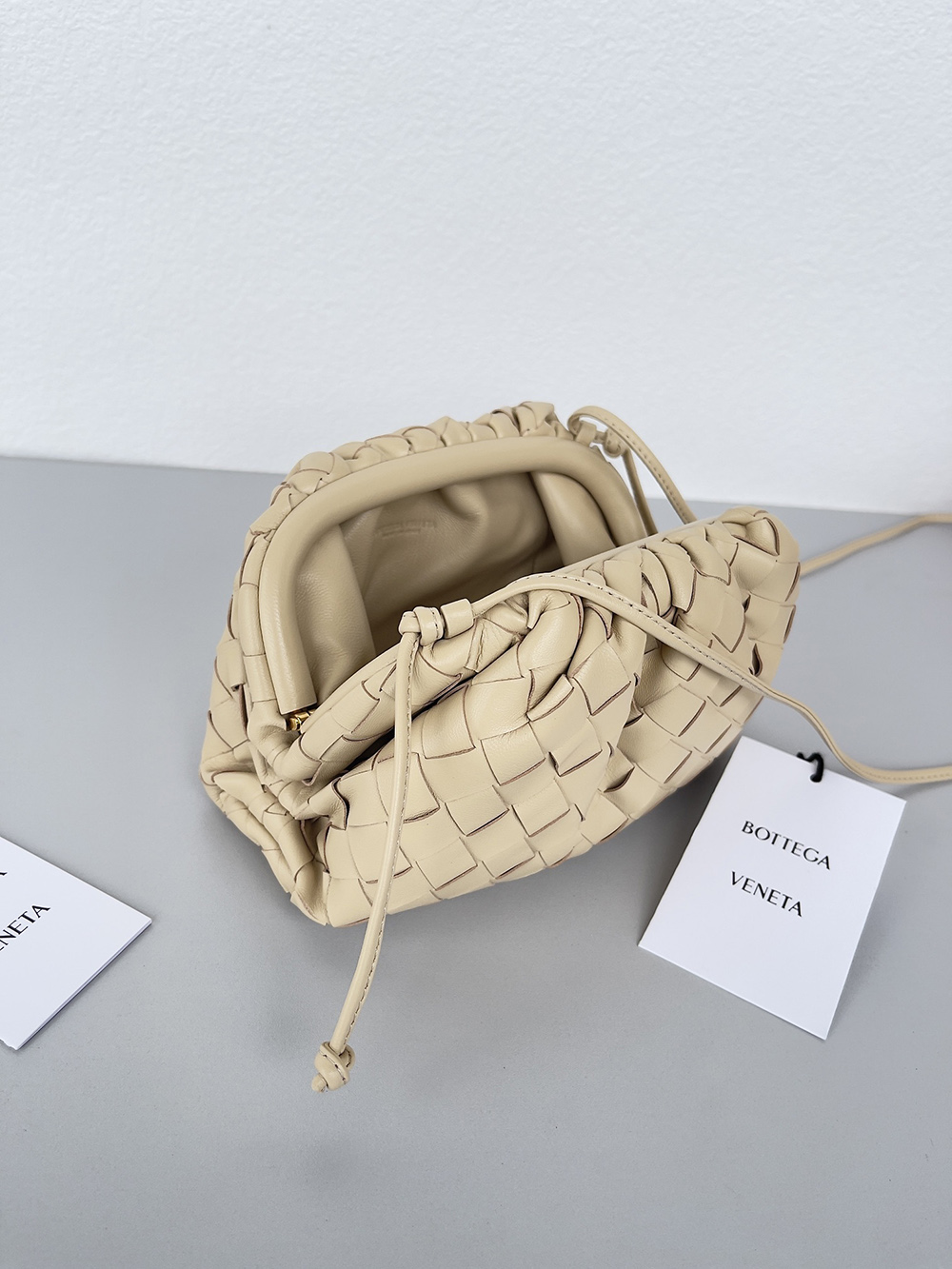 Bottega Veneta bags 84243 22*12*7cm