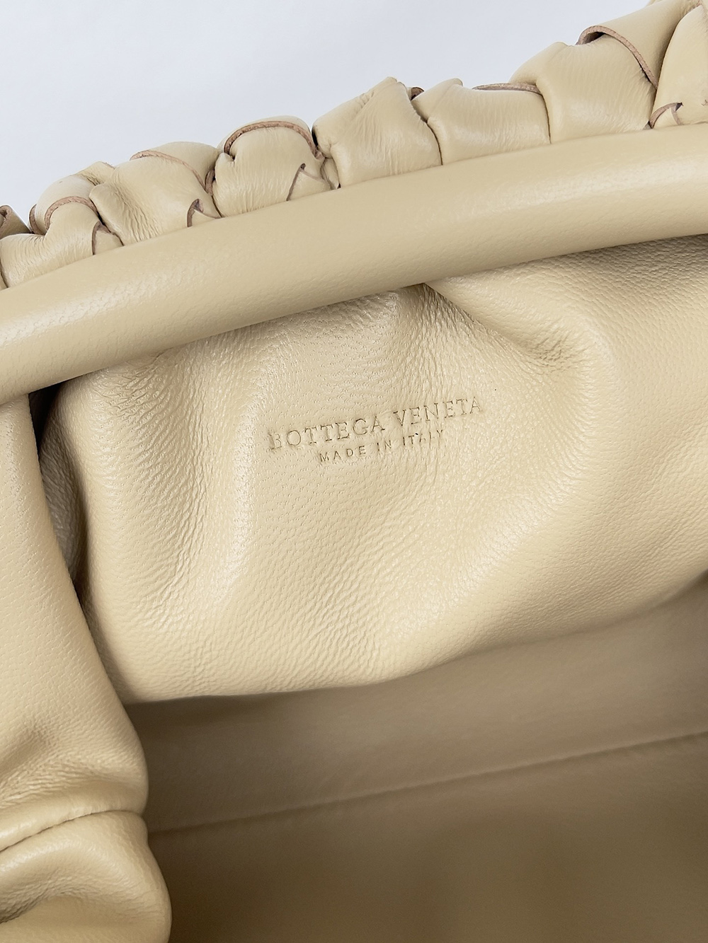 Bottega Veneta bags 84243 22*12*7cm