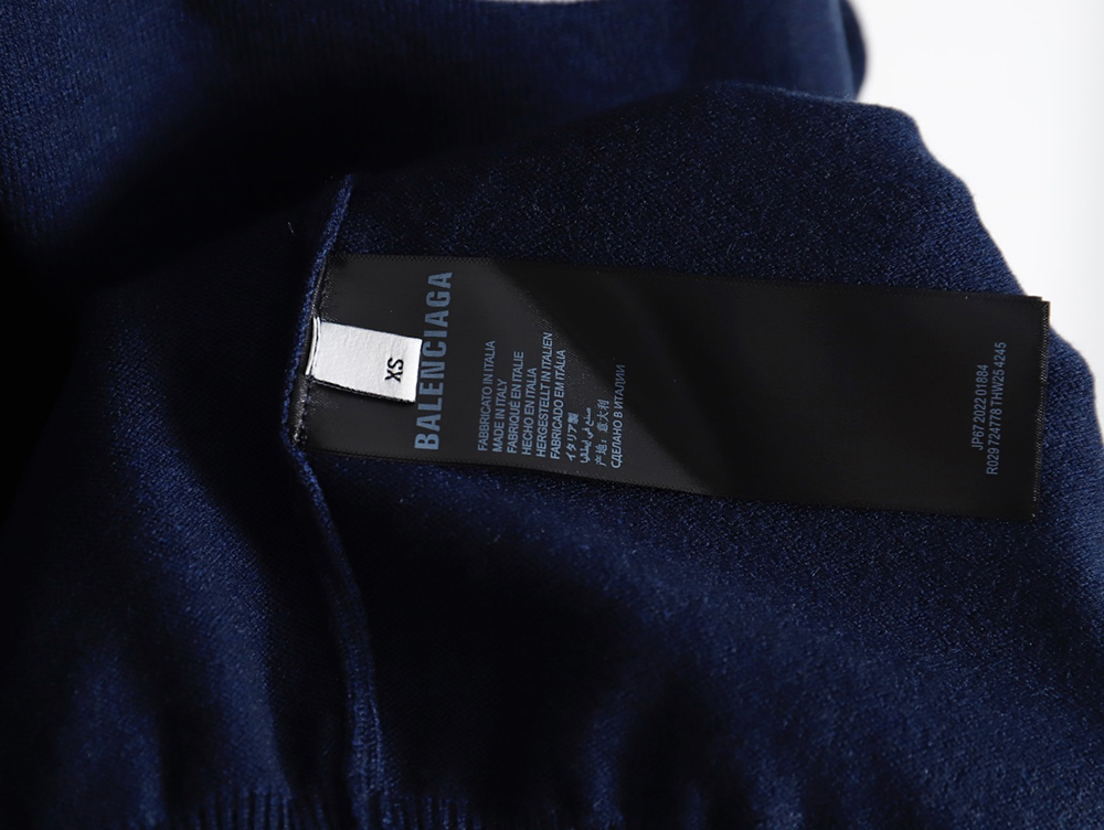 Balenciaga 23Fw embroidered cola knit sweater