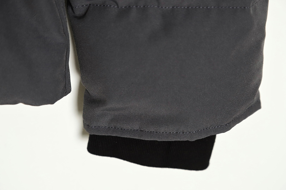 CANADA GOOSE Wyndham Unisex Parker Down Jacket