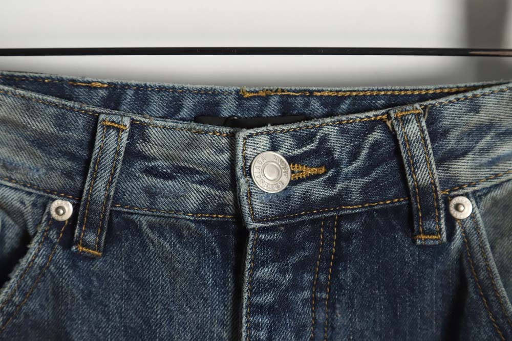 Balenciaga 23FW machine style large damage pleated jeans