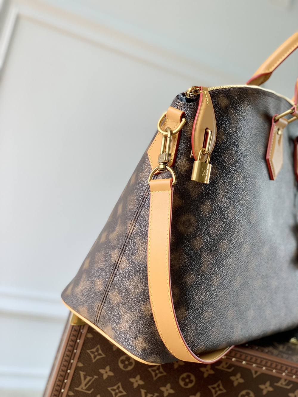 Louis Vuitton Bags M46240 44*34*16cm