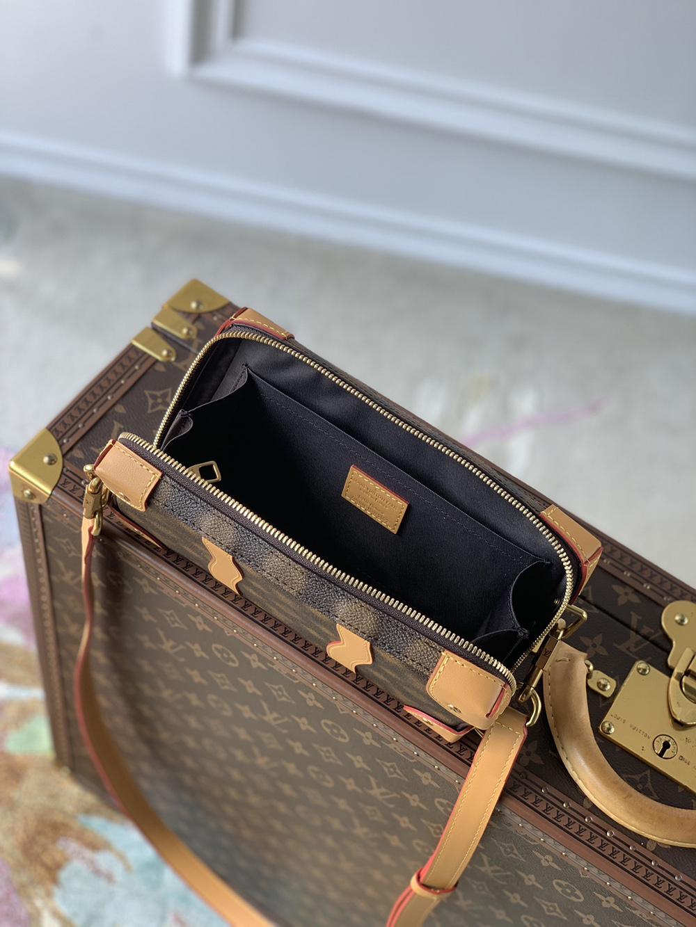 Louis Vuitton Bags M81580 22.5*14*5cm