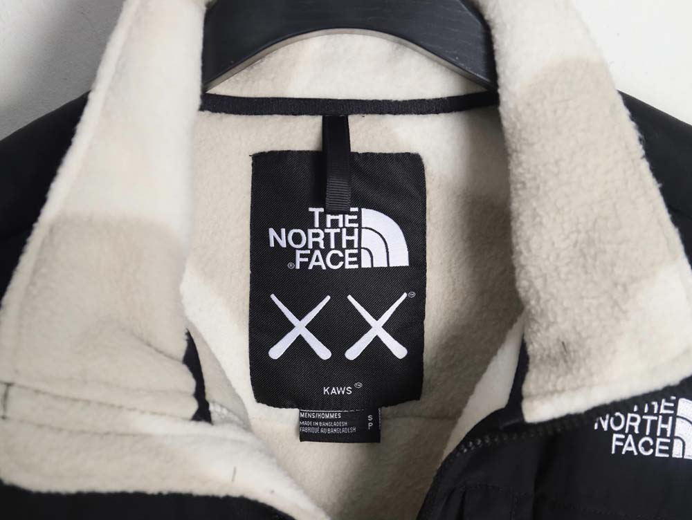 The North Face x KAWS North Face joint model FW23 1995 Denali Logo printed color block zipper fleece long-sleeved jacket