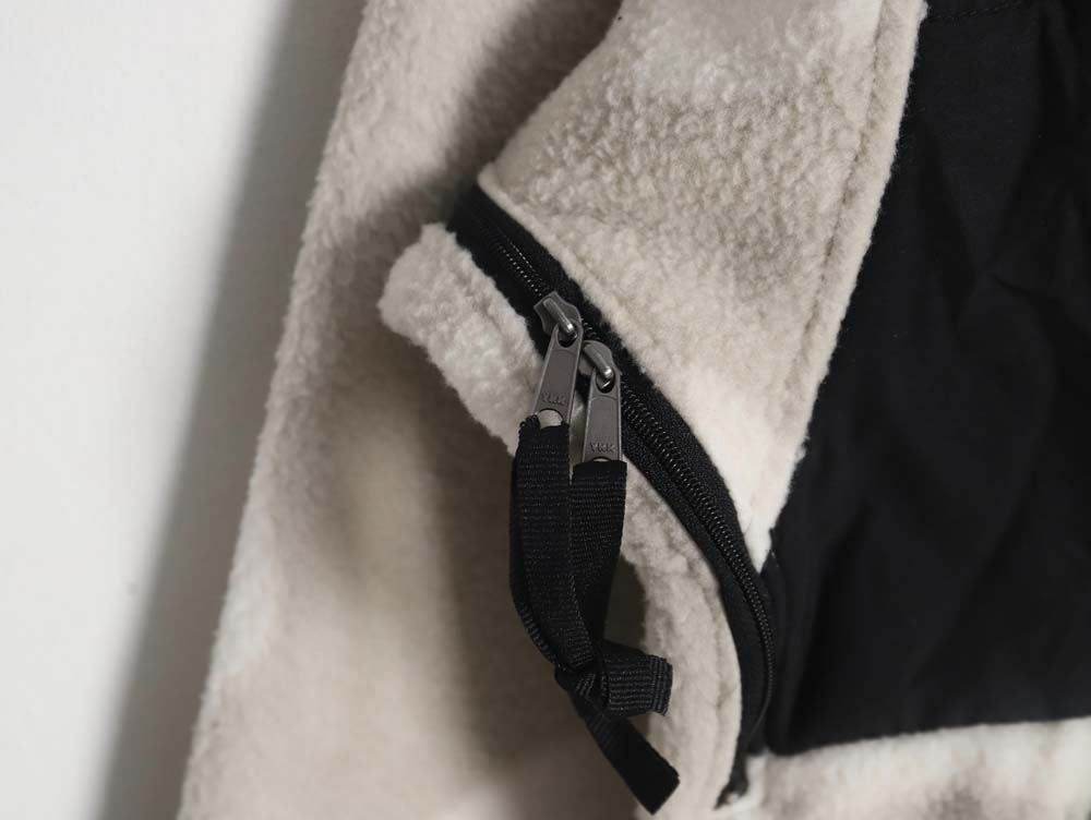 The North Face x KAWS North Face joint model FW23 1995 Denali Logo printed color block zipper fleece long-sleeved jacket