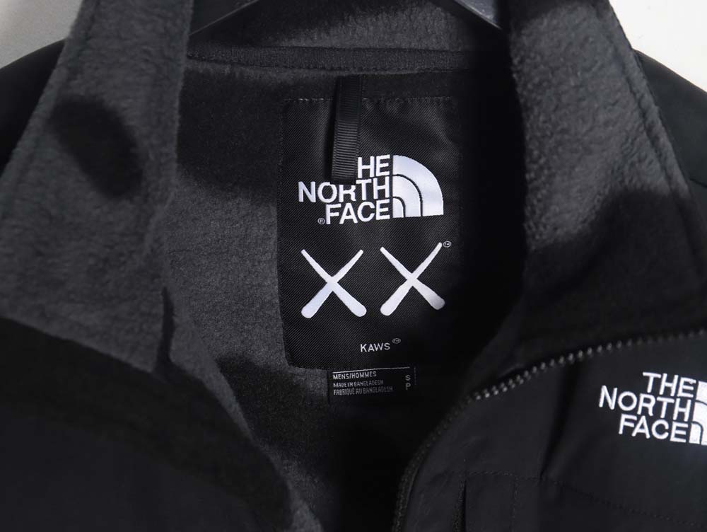 The North Face x KAWS North Face joint model FW23 1995 Denali Logo printed color block zipper fleece long-sleeved jacket_CM_1