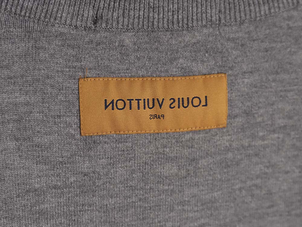 Louis Vuitton Louis Vuitton 23Fw LV letter embossed crew neck sweater_CM_1