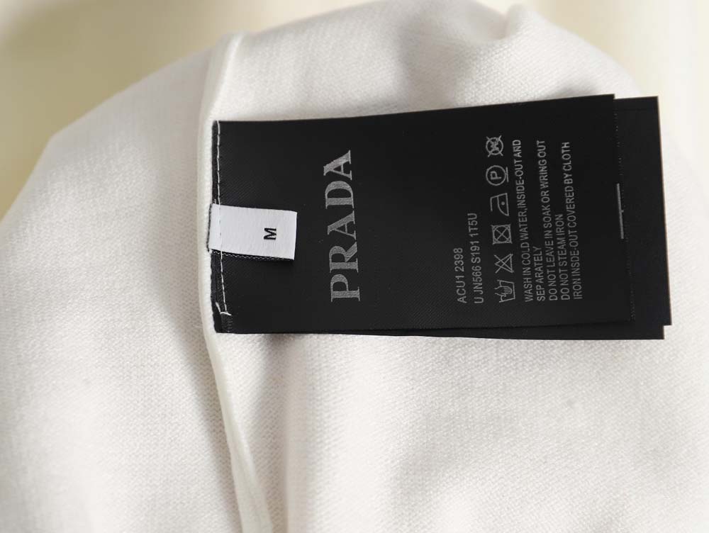 Prada 23Fw triangle logo crew neck sweater