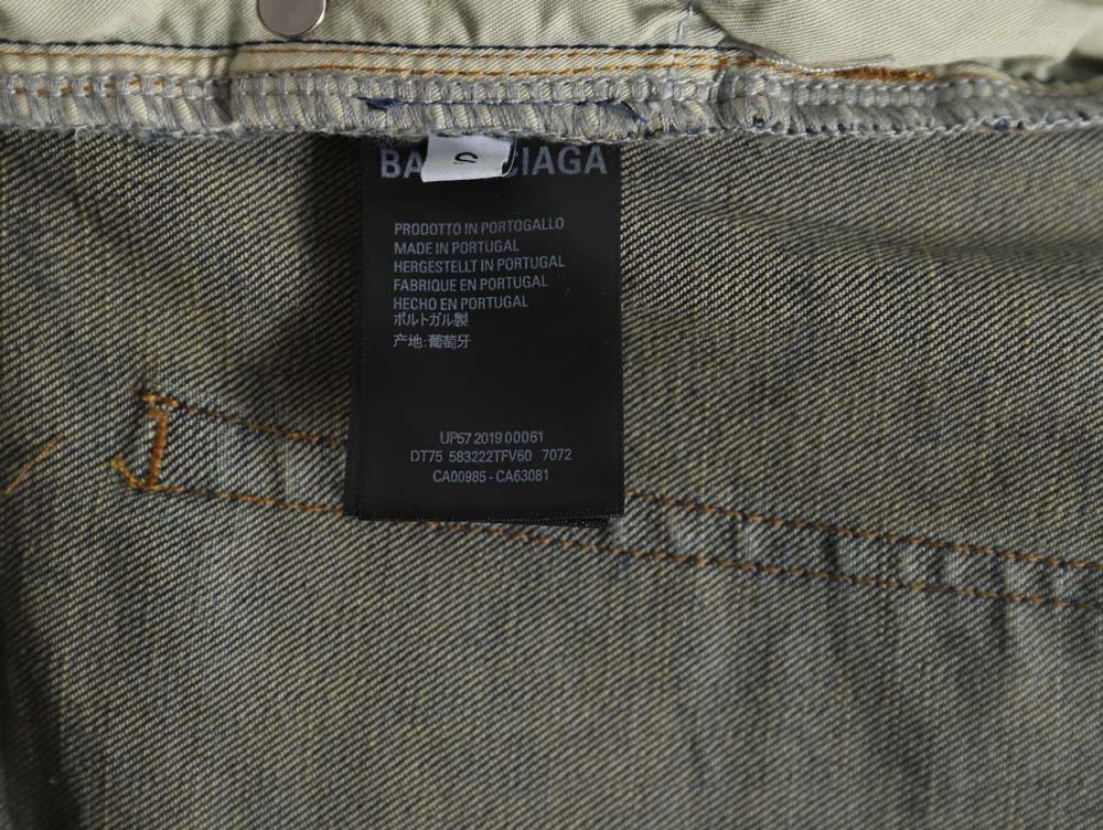 Balenciaga Balenciaga 23Fw all-over lettering distressed washed jeans