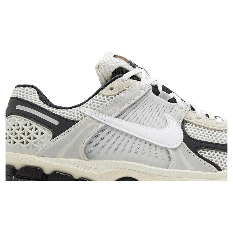 Air Zoom Vomero 5 