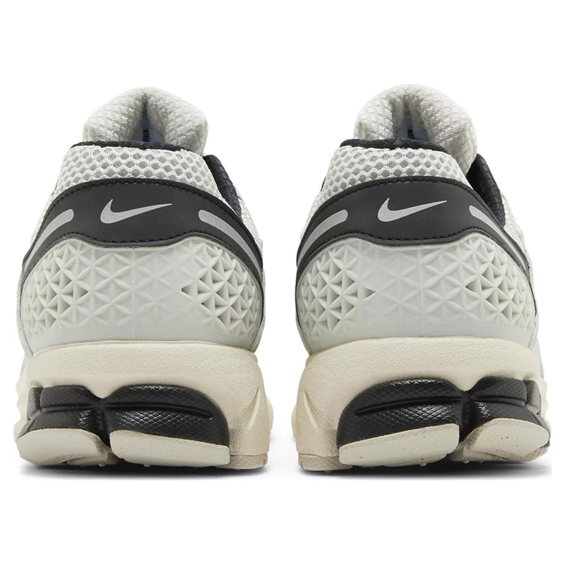 Air Zoom Vomero 5 