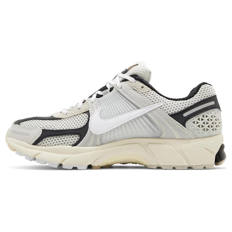 Air Zoom Vomero 5 